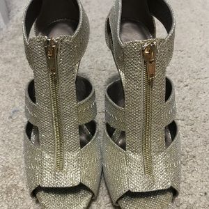 Gold Zip up heals